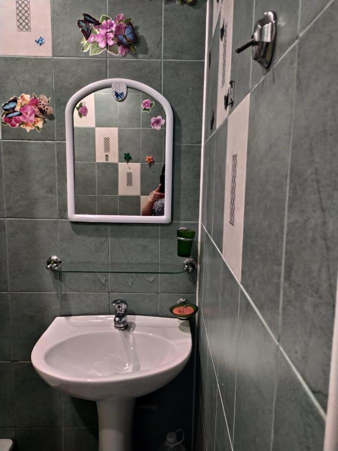 Апартаменты Квартира в Гаграх Экстерьер фото